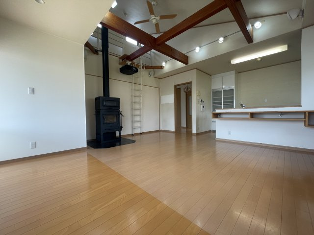 飯山町川原　戸建の居間・リビング