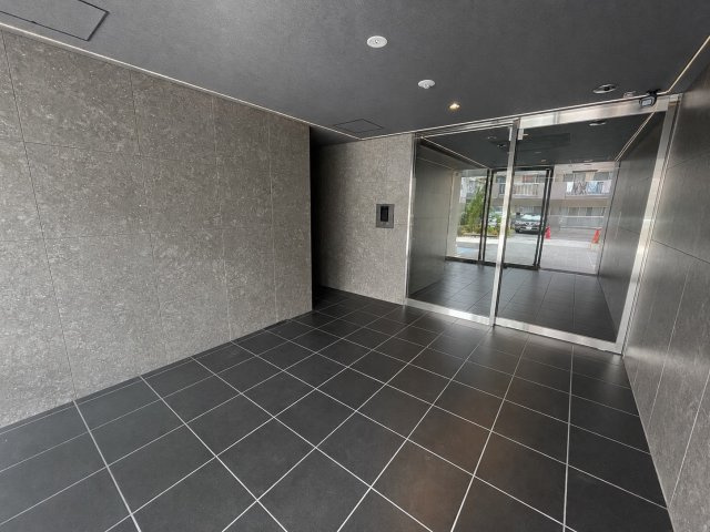 リクエスト東京西六郷のエントランス