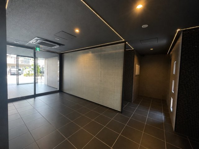 リクエスト東京西六郷のロビー