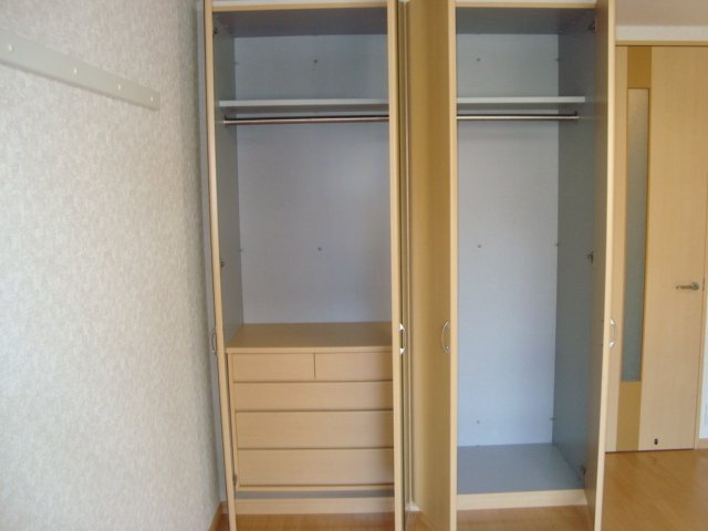 エバーシャインＳＯＧＡの収納|クローゼット（開）