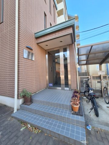 クイーンズヒルのエントランス|オートロック付き
