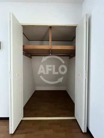 ディアコート新大阪の収納|ディアコート新大阪　クローゼット