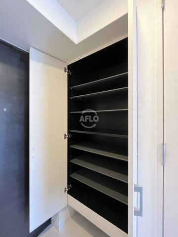 S-RESIDENCE新大阪WESTの収納|S-RESIDENCE新大阪WEST　シューズボックス