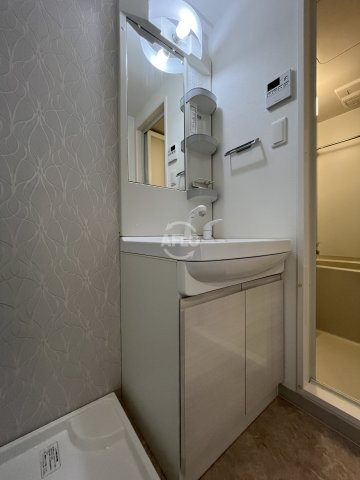 S-RESIDENCE新大阪WESTの独立洗面台|S-RESIDENCE新大阪WEST　洗面台