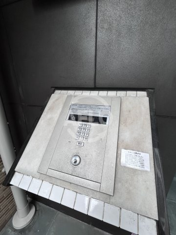 ドライバウム江坂のセキュリティ|ドライバウム江坂　オートロック