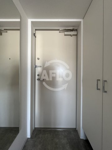セレニテ十三ミラクの玄関|セレニテ十三ミラク　玄関