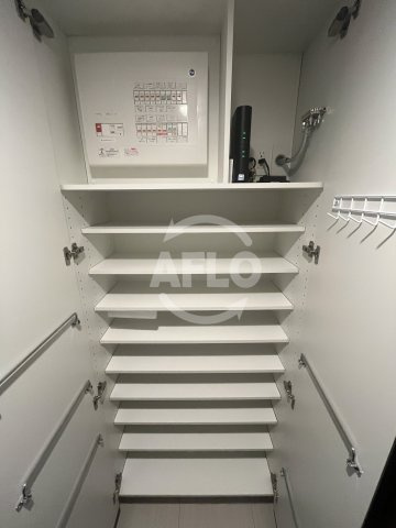 ジオタワー大阪十三　十三小学校の収納|シューズボックス
