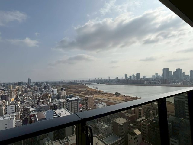 ジオタワー大阪十三　十三小学校の内装