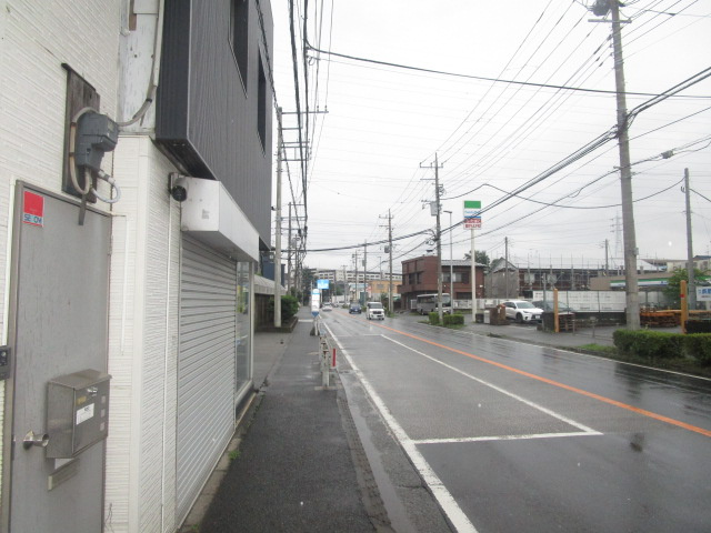 横浜市鶴見区駒岡２丁目の倉庫の周辺