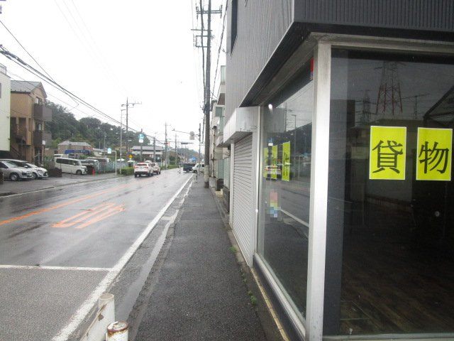 横浜市鶴見区駒岡２丁目の倉庫の周辺