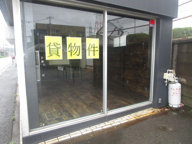 横浜市鶴見区駒岡２丁目の倉庫の外観