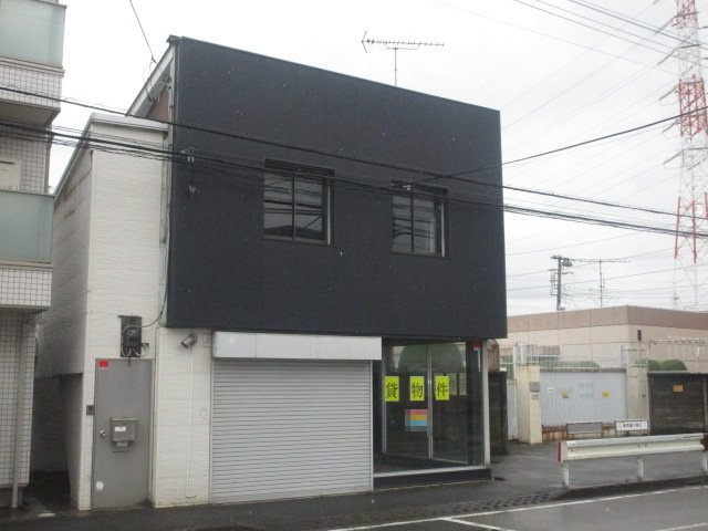 横浜市鶴見区駒岡２丁目の倉庫の外観