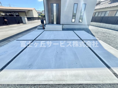 【駐車場】 | 浜松市中央区篠原町 新築一戸建て | ２台駐車可能です