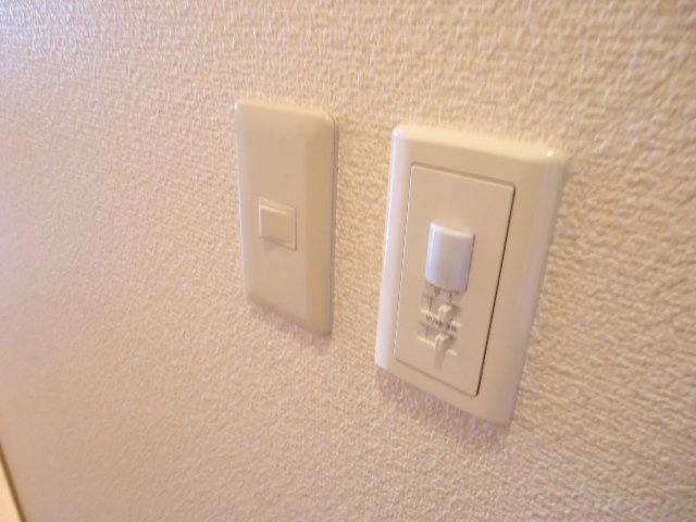 【設備】 | オリエンタルハイツ | 人感センサー