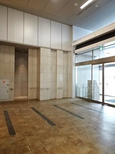 プレミストタワーズ札幌苗穂ＢＲＩＧＨＴＧＡＴＥのエントランス