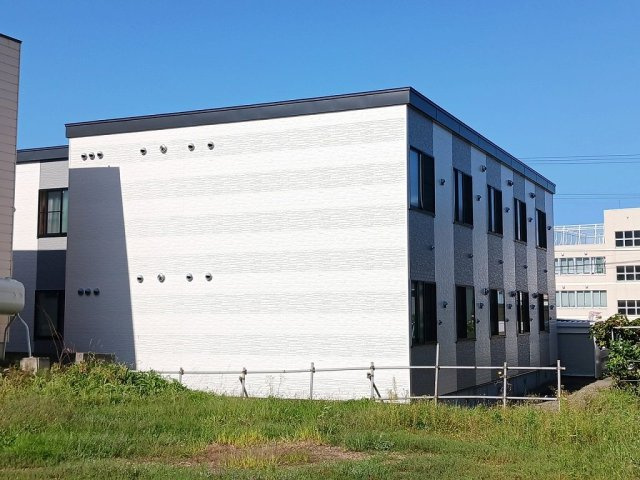レオパレス西野４３の外観