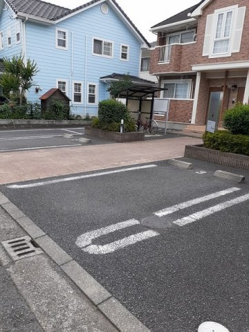 クレールコートの駐車場