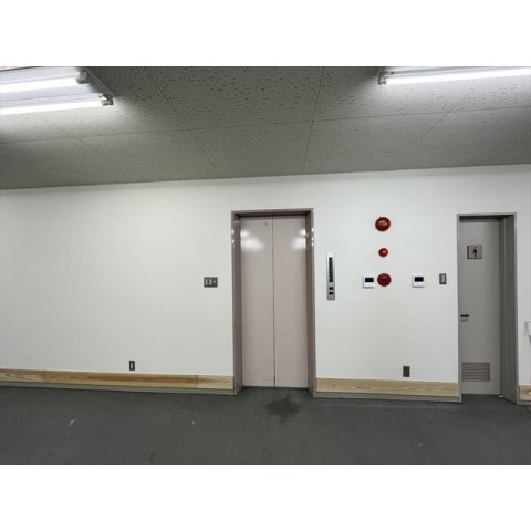 岐阜市雨踊町の店舗事務所の設備|エレベーター