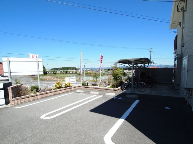 スター池部の駐車場