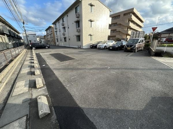 【駐車場】 | リビングタウン両三柳　B棟