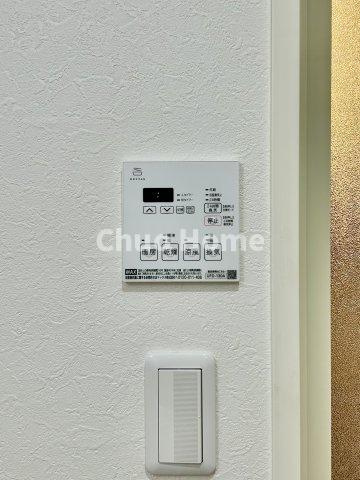 朝日プラザ八広の冷暖房・空調設備|【浴室乾燥機】暖房・冷風・換気・乾燥が可能です。毎日を快適に過ごせるうれしい機能が揃っています。雨の日の洗濯物も安心です。
