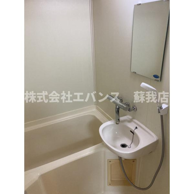 【洗面所】 | 大塚ビル | 忙しい朝には欠かせない洗面所です