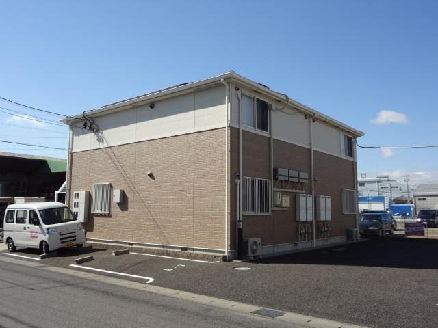 第二ペルスネージュBの駐車場|外観写真（昼）