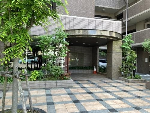 サンリヤン藤崎駅前のエントランス