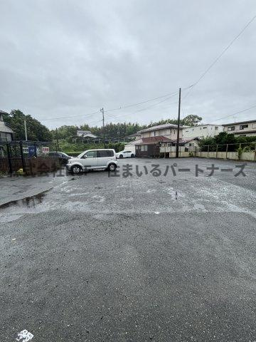 第8上野ビルの駐車場