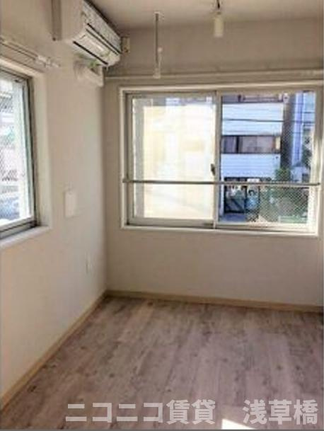Mercu Residence Asakusaの居間・リビング