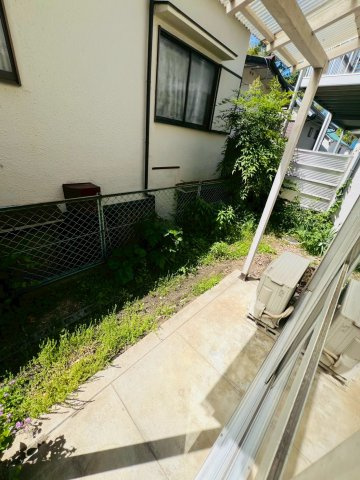 塩屋台2丁目1-16の庭