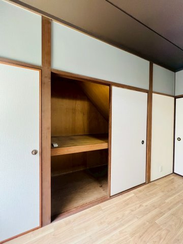 塩屋台2丁目貸家の収納