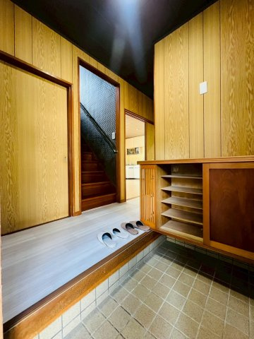 塩屋台2丁目貸家の玄関