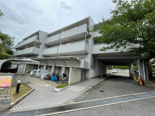 高倉山ハイツの外観