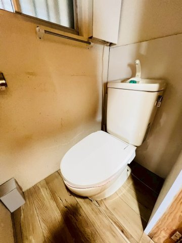 玉津町今津戸建のトイレ