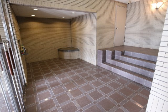 ハイツレインボー塩屋のロビー