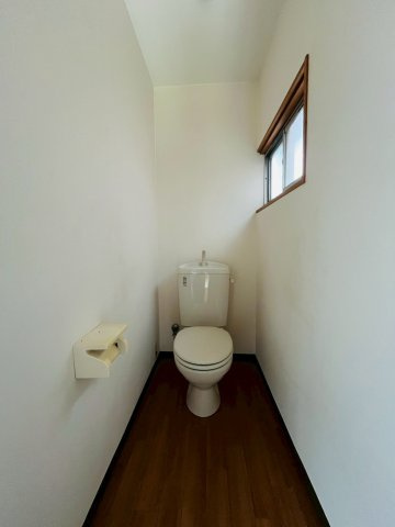 西舞子２丁目戸建のトイレ