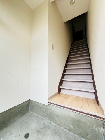 西舞子２丁目戸建の玄関