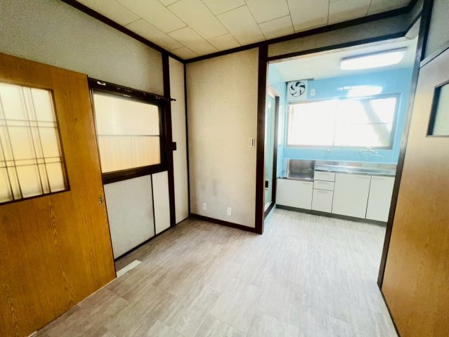 大町3丁目貸家の居間・リビング