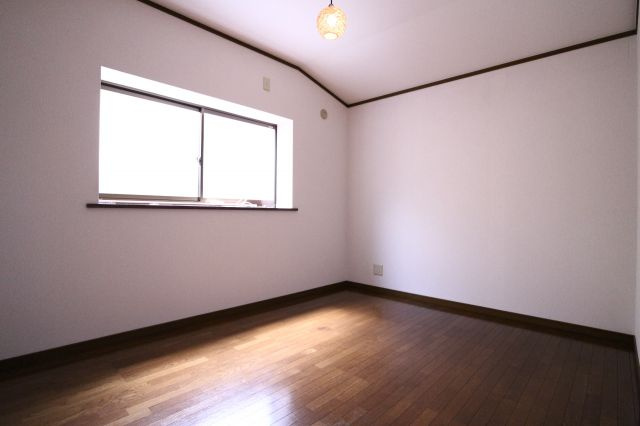 塩屋台3丁目貸家の寝室