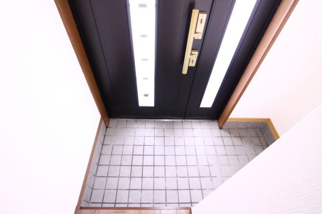 塩屋台3丁目貸家の玄関