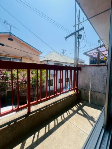 東野町貸家のバルコニー