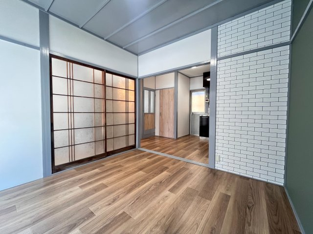 東野町貸家の居間・リビング