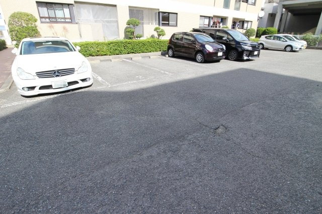 コーポ大津和の駐車場