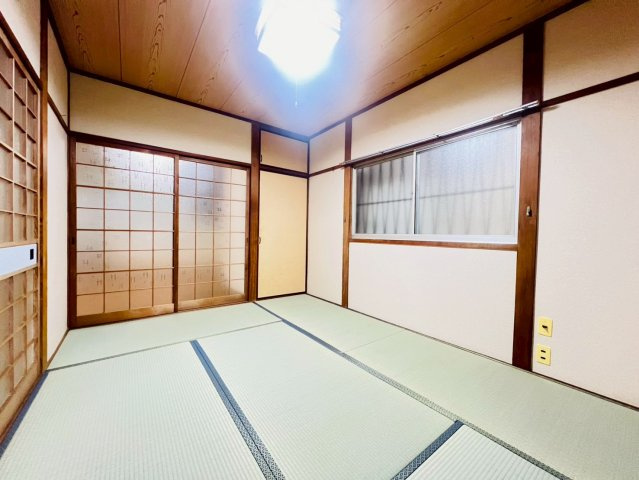 山手5丁目貸家の和室