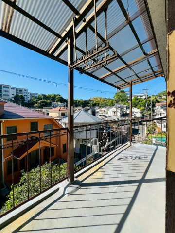 塩屋町字南谷貸家のバルコニー