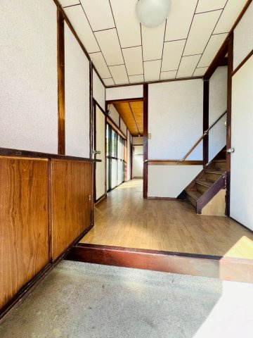塩屋町字南谷貸家の玄関
