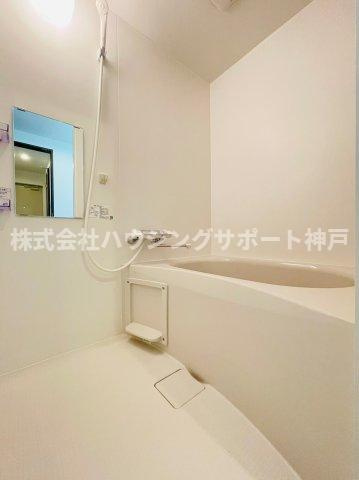 ジーメゾン垂水エスペーロの浴室