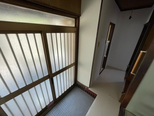 高取山町2丁目テラスの玄関