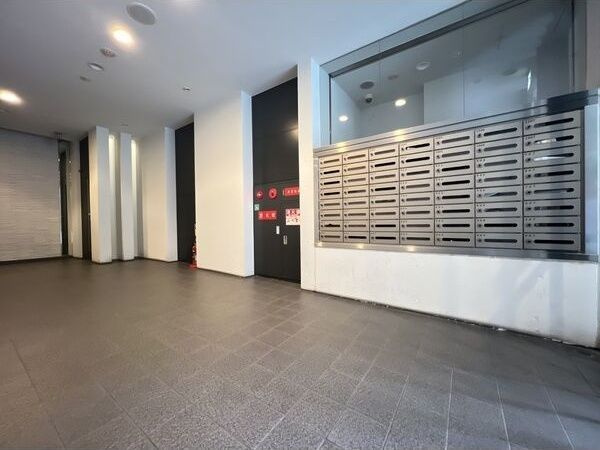 ベルパーク靱本町のエントランス